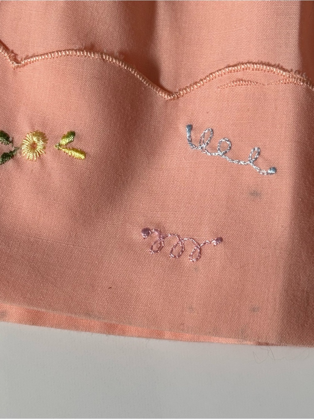 Vintage 50s 60s Pink Lamb Pinafore Dress Embroidered Scalloped Mid Century Sz - Picture 4 of 8